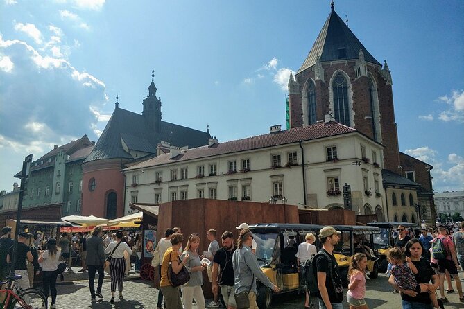 1-Hour Tour to Krakow's Old Town by Electric Golf Cart - Wawel Hill Over the Vistula River: Power on a Limestone Rise