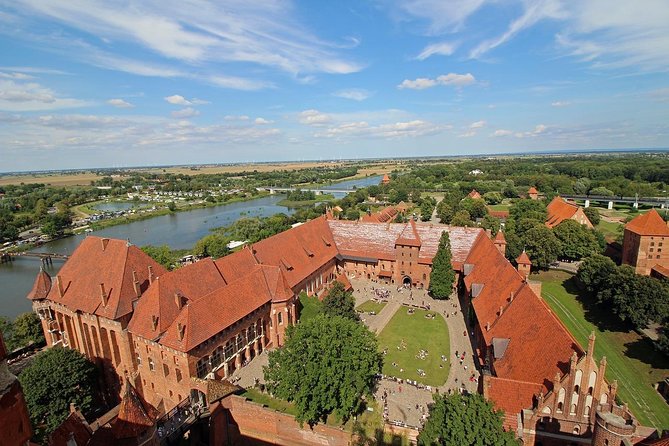 6 Hours Teutonic Castle Tour in Malbork - How pickup and the private ride set the tone