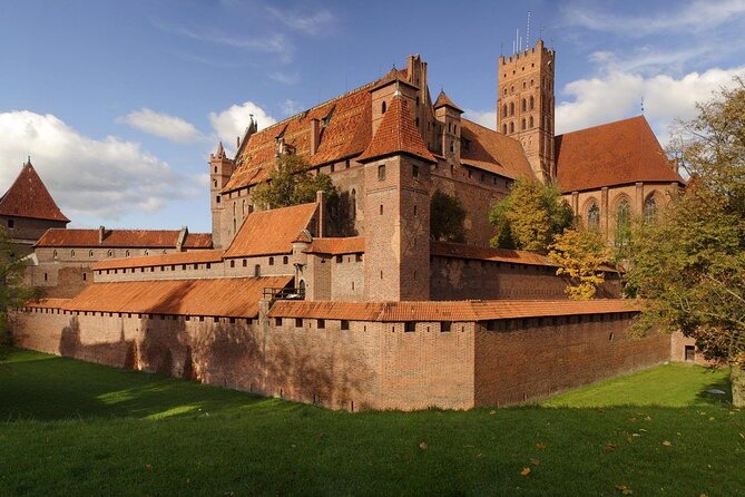 Aiport Gdansk Transfer to Malbork Castle or Stutthof - Price and value: $301.12 per group makes the math easy