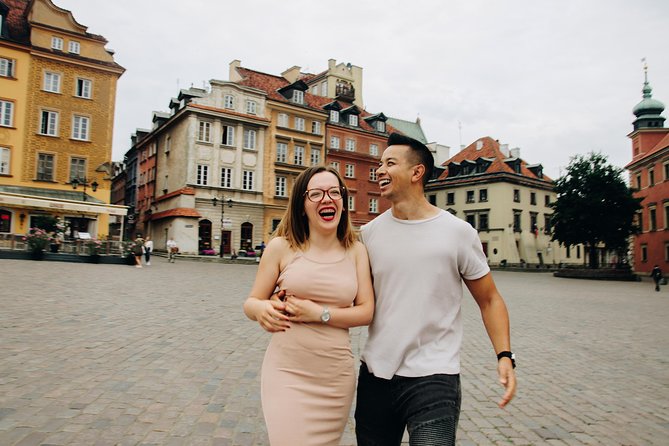 Amazing photo walk through the Old town of Warsaw - How the shoot works in 1 hour, even if you hate posing