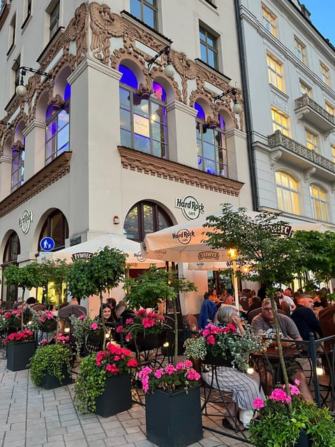 American Food Experience - Drinks Included: Żywiec Options and Soda Favorites