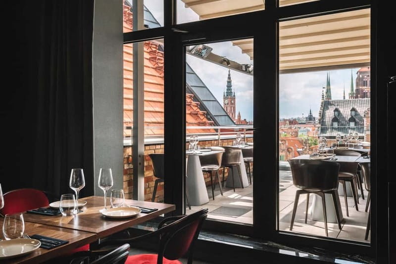 Asian Dinner Above the Rooftops of Gdańsk Old Town - What the courses feel like in real life