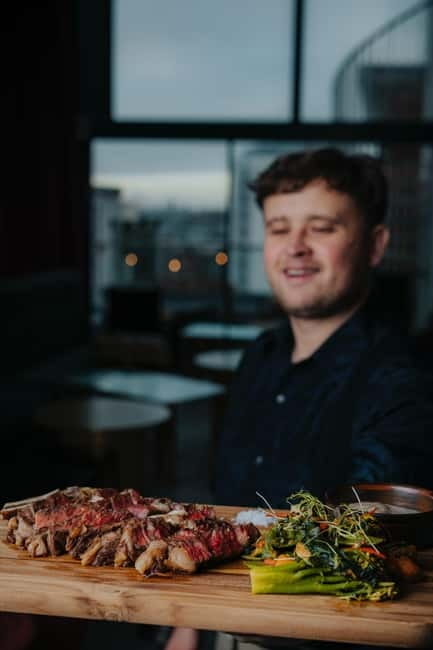 Asian Dinner Above the Rooftops of Gdańsk Old Town - Timing tips, temperature reality, and comfort choices