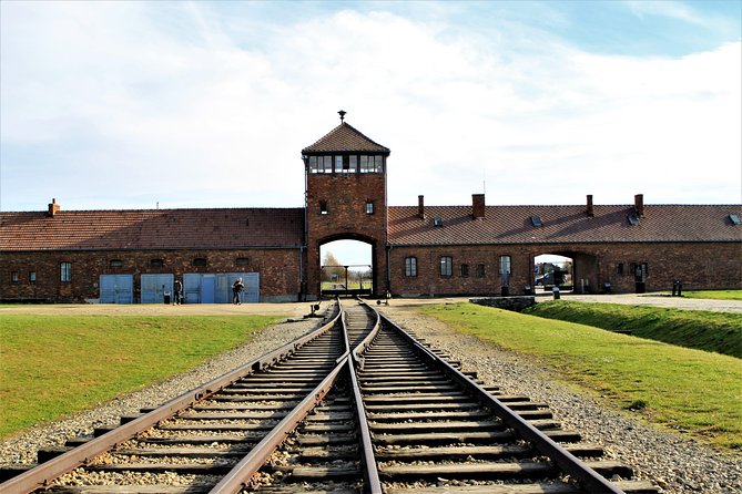 Auschwitz-Birkenau Guided Tour by Private Transport from Krakow - The practical rules: bags, IDs, weather, and walking