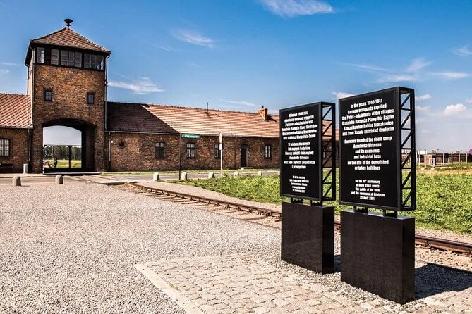 Auschwitz-Birkenau & Salt Mine Day tour - Key highlights at a glance