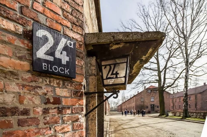 Auschwitz-Birkenau Skip-the-Line Guided Tour - The 4-Hour Game Plan, Auschwitz I to Birkenau