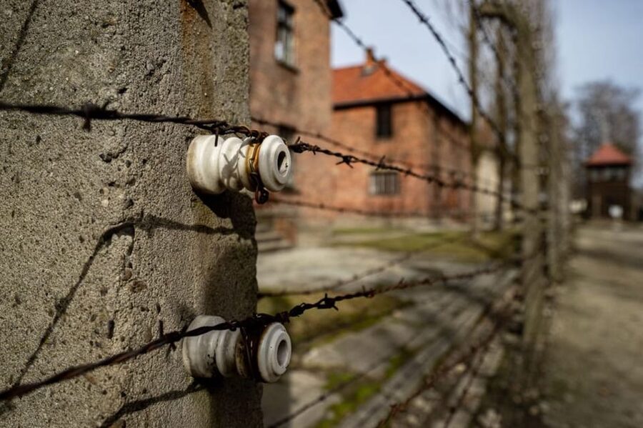 Auschwitz-Birkenau Skip-the-Line Ticket and Guided Tour - When the scheduled time changes, how to respond