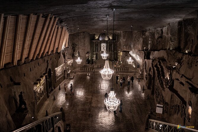 Auschwitz-Birkenau & Wieliczka Salt Mine – One Day Guided Trip - Auschwitz I: Auschwitz gate to the major exhibits in about 2 hours