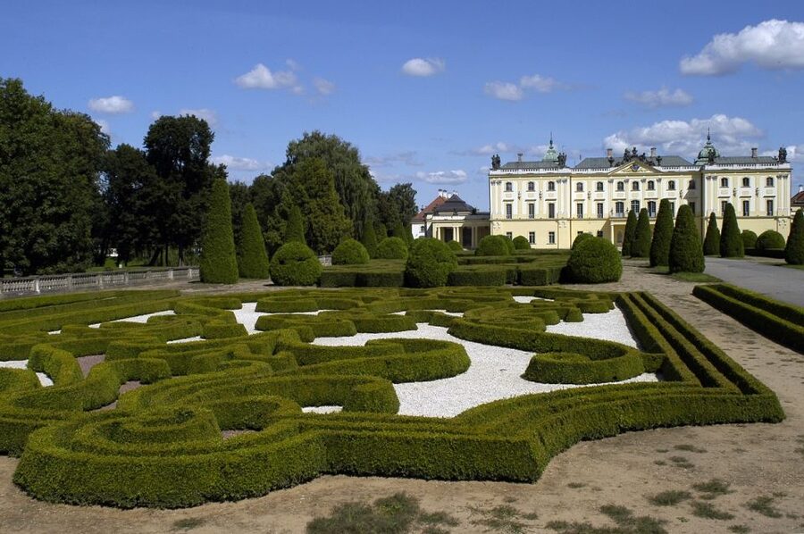 Bialystok Old Town Highlights Private Walking Tour - Starting at St. Roch’s Basilica, where the Old Town story begins