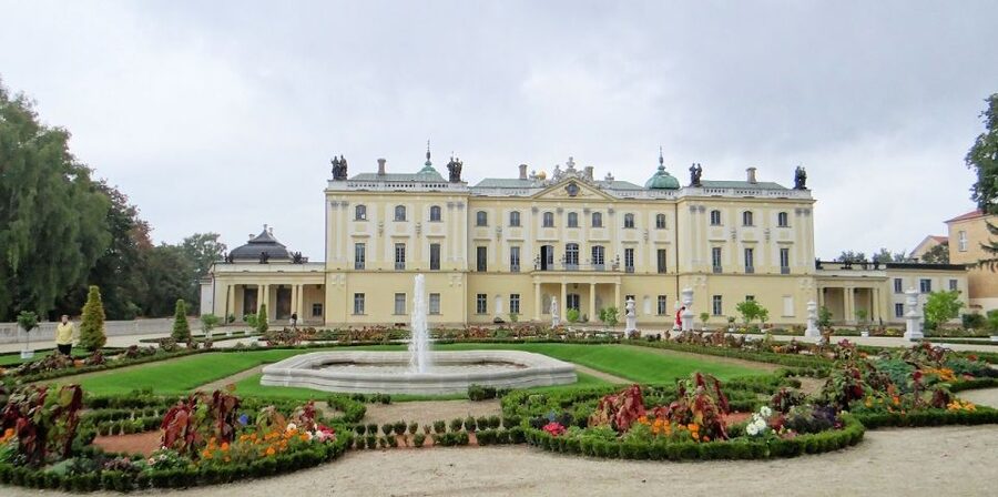 Bialystok Old Town Highlights Private Walking Tour - The 2-hour highlights route: Market Square and the Town Hall core