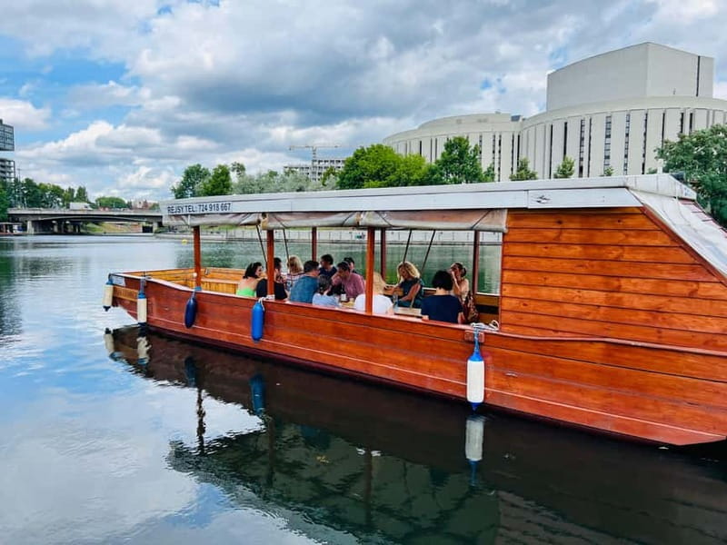 Bydgoszcz: River Cruise with local Wine and Cheese Tasting - The guide makes it work, in Polish or English