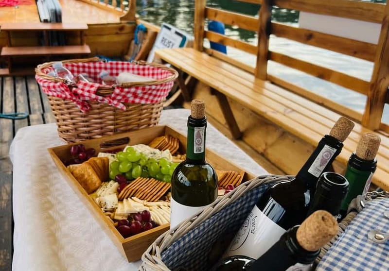 Bydgoszcz: River Cruise with local Wine and Cheese Tasting - Miejska Sluice and hydrotechnical system, history you can actually see