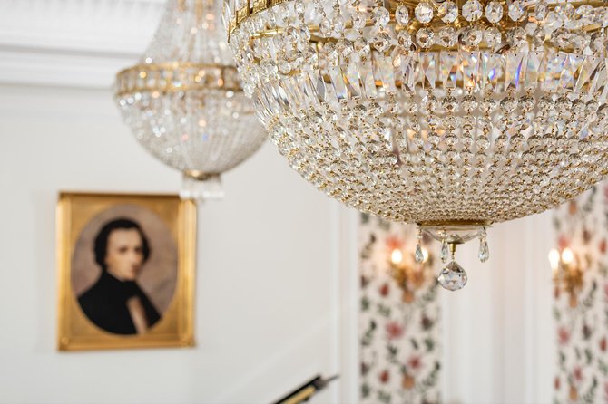 Chopin Concerts everyday at the Fryderyk Concert Hall - Your seats and the salon reality: small space, great acoustics, real comfort tips