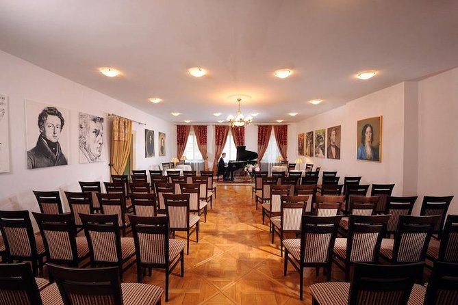 Chopin Piano Concert at Chopin Gallery with a Glass of Wine - The concert itself: how the program usually feels