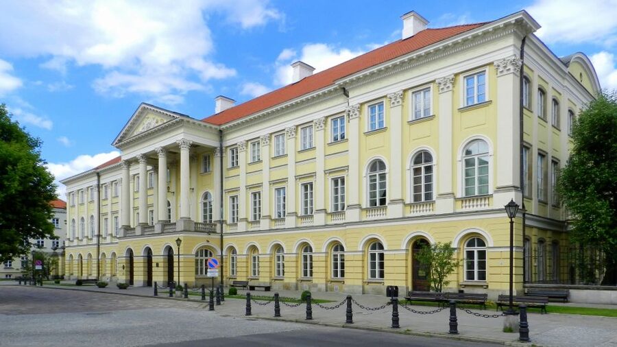 Chopin Tour in Warsaw with Skip-the-line Museum & Concert - Holy Cross Church: the emotional anchor of the Chopin Trail