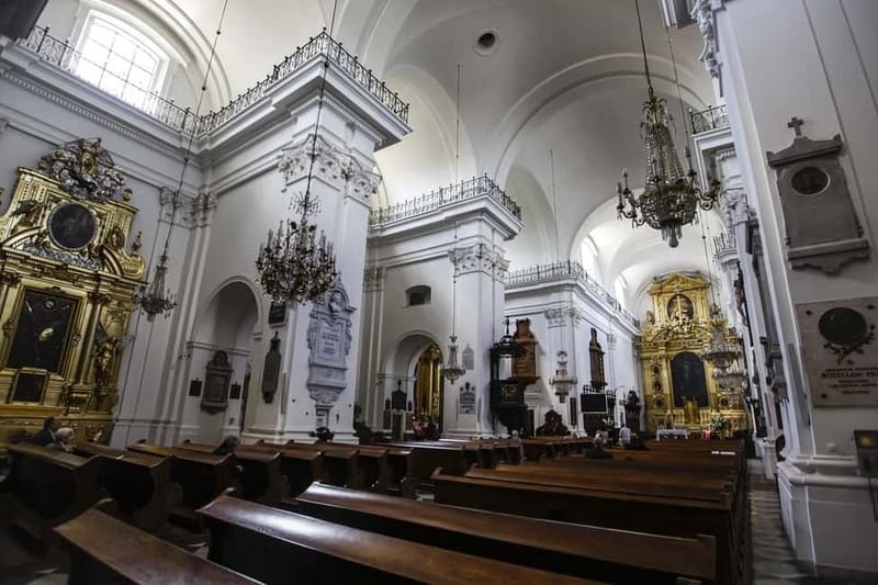 Chopin Tour in Warsaw with Skip-the-line Museum & Concert - Kazimierz Palace and the school connection