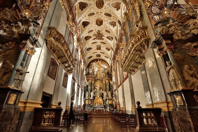 Częstochowa Black Madonna - Timing: opening hours and why you should plan for an early start