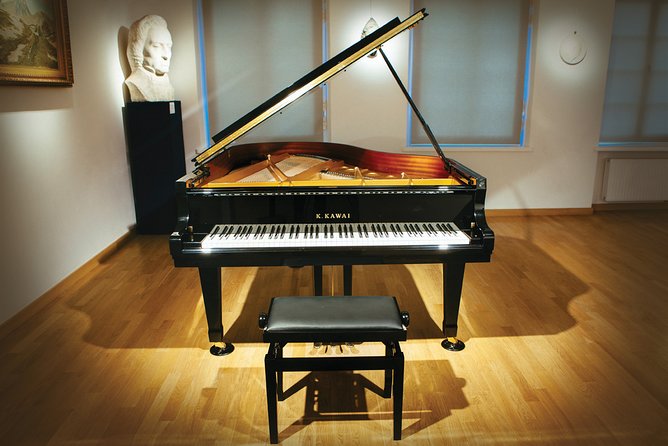 Daily live piano Chopin's concerts at 6:30 pm in the Warsaw Archdiocese Museum - Key things to know before you book