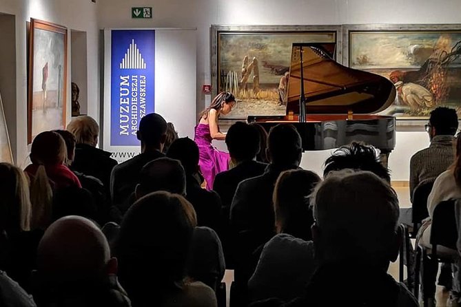 Daily live piano Chopin's concerts at 6:30 pm in the Warsaw Archdiocese Museum - A 6:30 pm Chopin Recital in Warsaw’s 16th-Century Dean’s Palace Hall