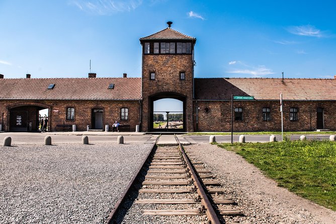 Day Trip: Auschwitz-Birkenau and Wieliczka Salt Mine from Krakow - Getting from Krakow to Auschwitz: pickup, bus setup, and ticket reality