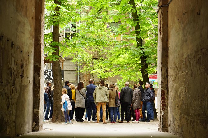 Discover the Dark Side of Warsaw in Praga District by Retro Bus - Murals on Brzeska and Stalowa: Art as a Public Comment