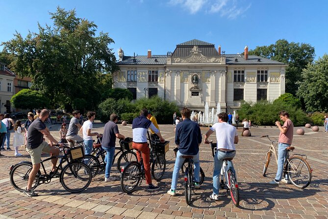 Discover the Jewish Quarter with a Bike Tour - Market Square for Zapiekanki: history meets lunch break