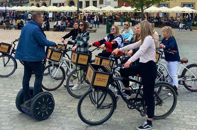 Discover the Jewish Quarter with a Bike Tour - Singer bar: why the name matters