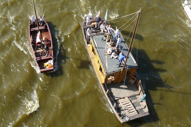 Discover Vistula River in Warsaw - Stop-by-stop: the contrast between left bank and wild bank