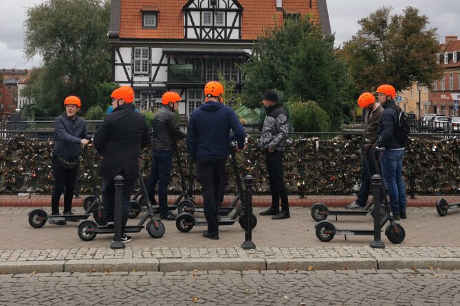Electric Scooter Tour: Full Tour (Old Town + Jewish Quarter) - Where to meet, and what you do in the first 15 minutes