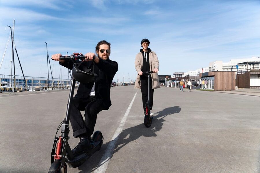 Electric Scooter Tour: Gdańsk Shipyard - 1,5-Hour of Magic! - Scooter basics: fast training, real control