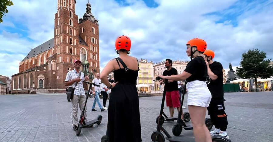 Electric Scooter Tour: Jewish Quarter - 2-Hours of Magic! - Timing and logistics that keep the day smooth