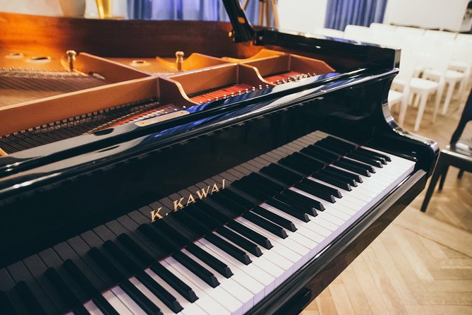 Everyday Chopin Concert at 7 PM with candlelight by the Castle - 8 Plac Zamkowy: The Real Charm of the Candlelight Setting