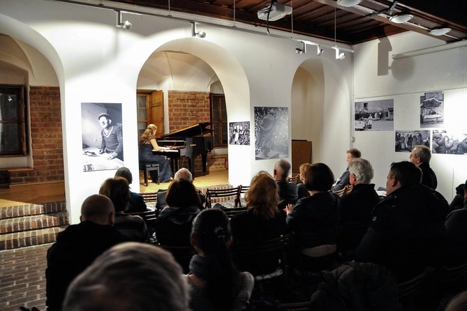 Everyday concerts of Chopin's music at the Old Town in Warsaw - Language, timing, and who this is best for