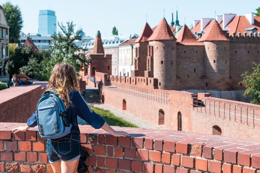 Family Tour of Warsaw Old Town with Fun Activities for Kids - Adding Hands-On Fun: Candy Making at Manufaktura Cukierkow (3-hour option)