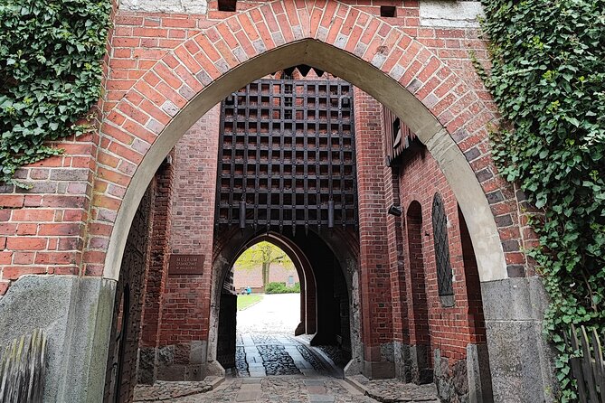 From Gdansk Malbork Castle Guided Tour with Hotel Pick Up - Hotel Pickup and Ride Time, How the Day Flows