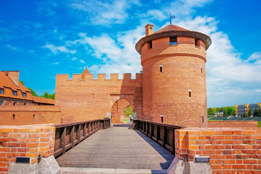 From Gdansk: Malbork Castle Half-Day Private Tour - Malbork Castle: Why the Red Brick Gothic Scale Feels Different