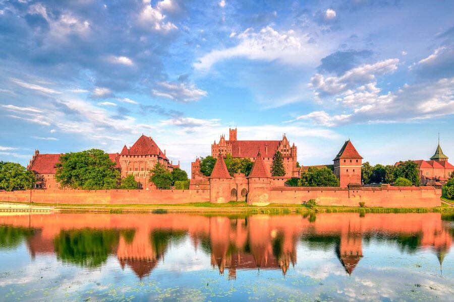 From Gdansk: Malbork Castle Half-Day Private Tour - Old Technical Devices and the Collection of Past Arms