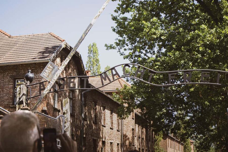 From Krakow: Auschwitz-Birkenau Live Guided Tour & Pickup - From Krakow to Oświęcim: the kind of logistics that actually matter