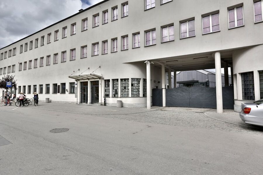 From Krakow: Auschwitz-Birkenau & Schindler's Factory Tour - Oskar Schindler’s Factory Museum: what you’ll get, and what you might miss