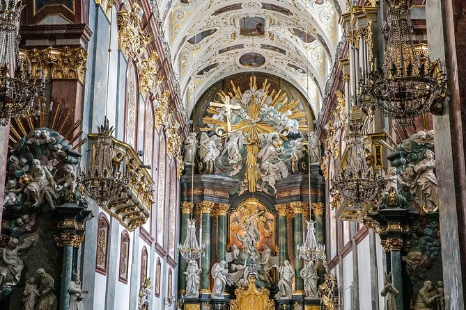 From Krakow: Black Madonna of Czestochowa Sanctuary - Guided Tour - How the tour keeps you from wasting time