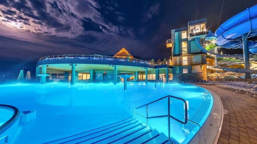 From Krakow: Chochołowskie Thermal Baths Ticket and Transfer - Should you book this Kraków to Chochołowskie Thermal Baths tour?