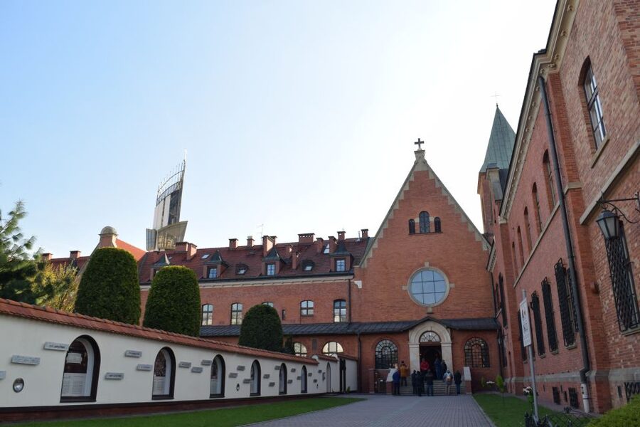 From Krakow: Częstochowa, Black Madonna and Lagiewniki Tour - Basilica, monastery museum, and quiet free time that matters