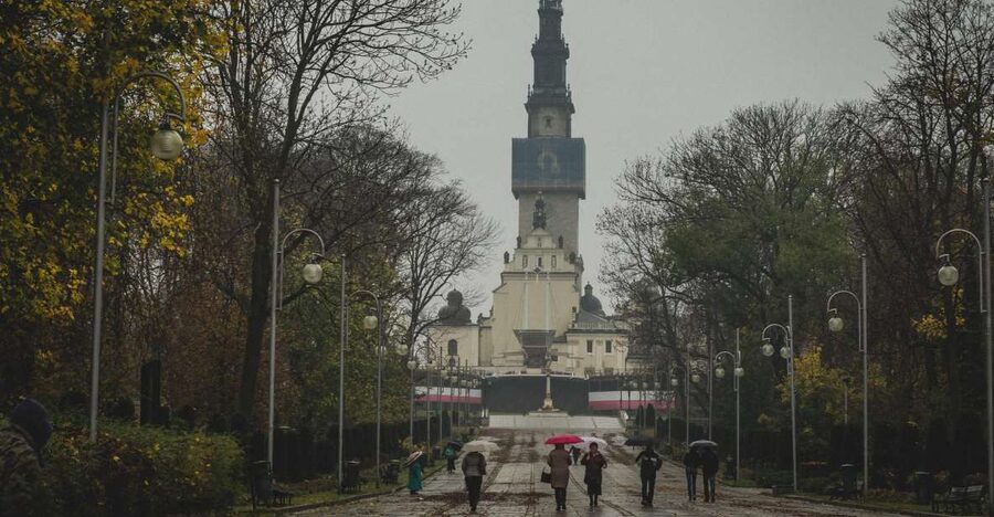 From Krakow: Częstochowa "Black Madonna" Day Tour - Skip-the-line entrance: what that saves you in real life