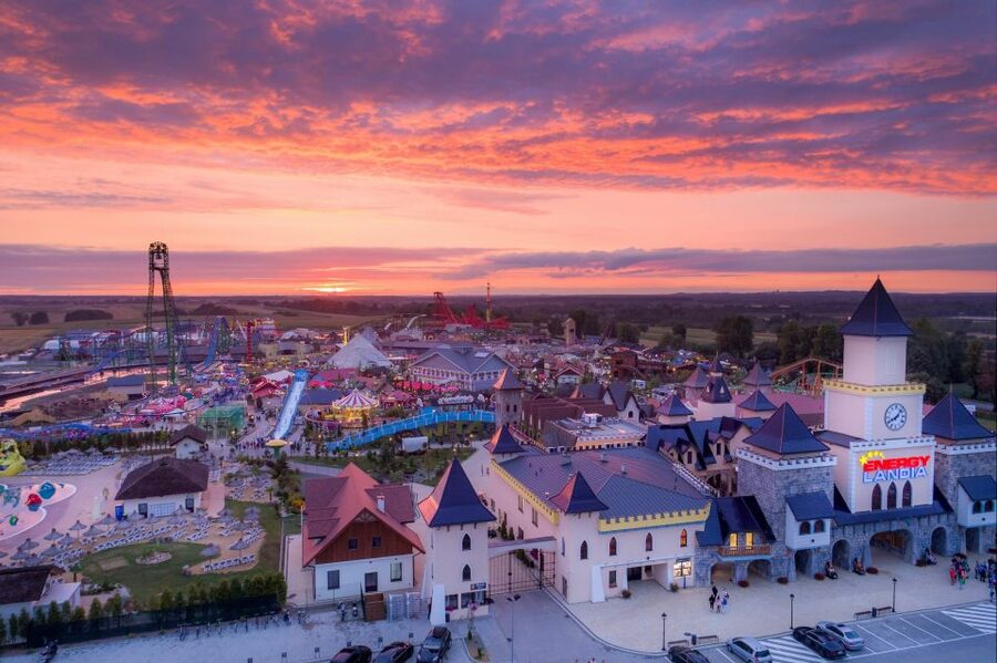 From Krakow: Energylandia Amusement Park Ticket & Transport - What to do when lines form: shows, water, and pacing