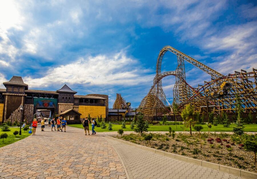 From Krakow: Energylandia Amusement Park Ticket & Transport - How long the day really feels, and when to aim to arrive