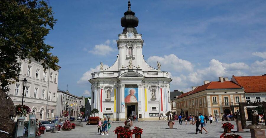 From Krakow: Full-Day Wadowice & Czestochowa Tour - Key takeaways before you go