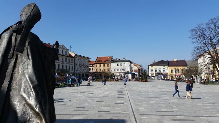 From Krakow: Full-Day Wadowice & Czestochowa Tour - The chapel of the Black Madonna: why the tour lingers on this part