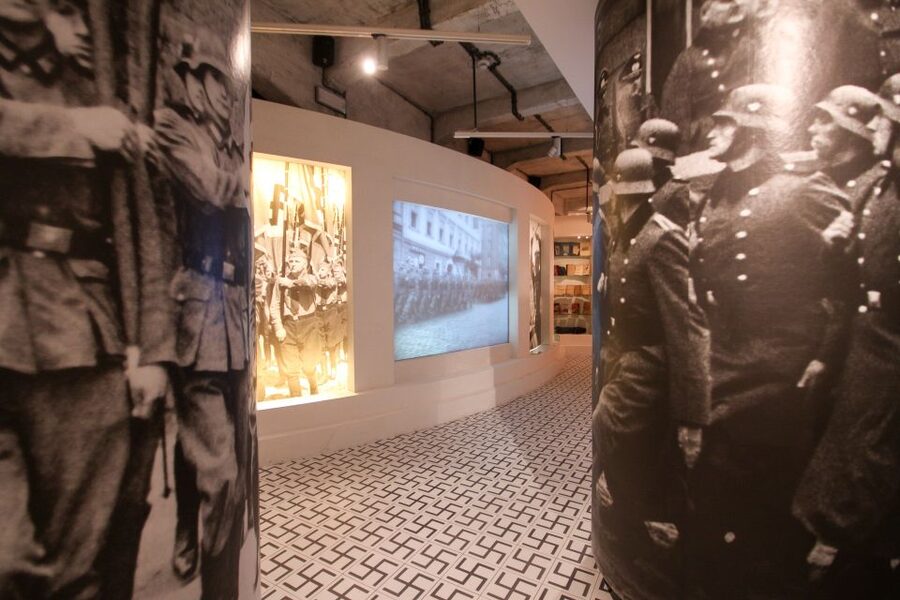 From Krakow: Half-Day Salt Mine and Schindler's Factory Tour - Podgórze Break: Lunch Time You’ll Actually Appreciate
