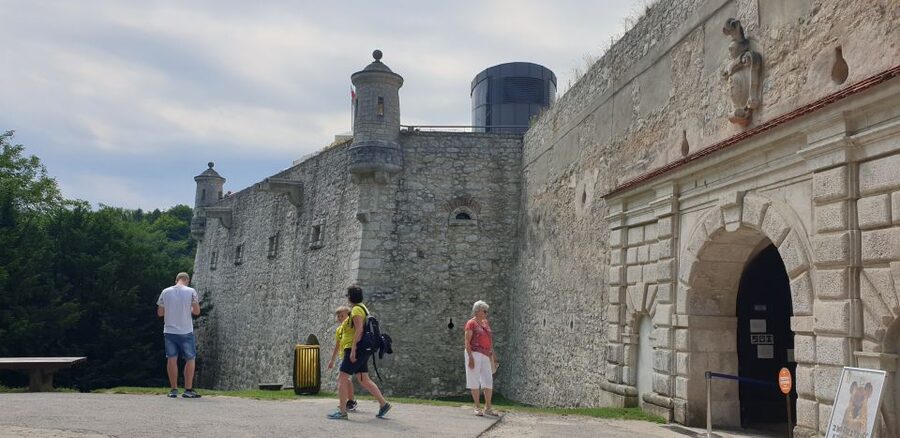 From Krakow: Ojców National Park & Ogrodzieniec Castle Tour - Krakow to the Polish Jura: Why a small van day feels right