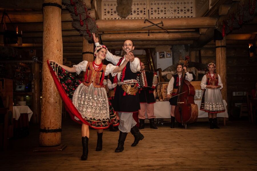 From Krakow: Polish Folk Show with All-You-Can-Eat Dinner - Your All-You-Can-Eat Plan: 3 Courses Plus Cold and Warm Buffets